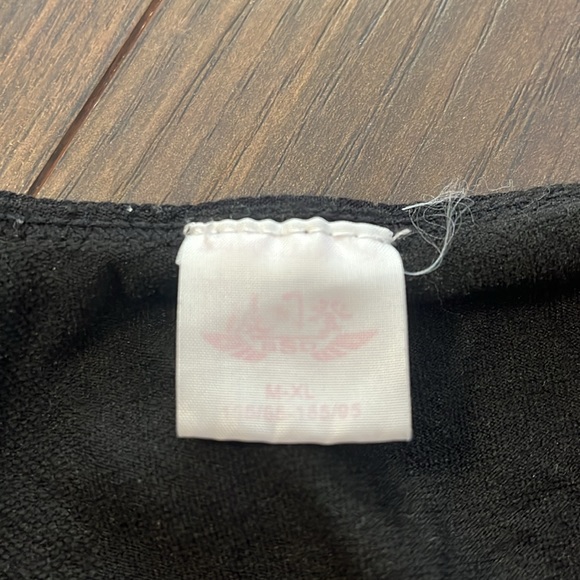 black long sleeve tee - Picture 5 of 8